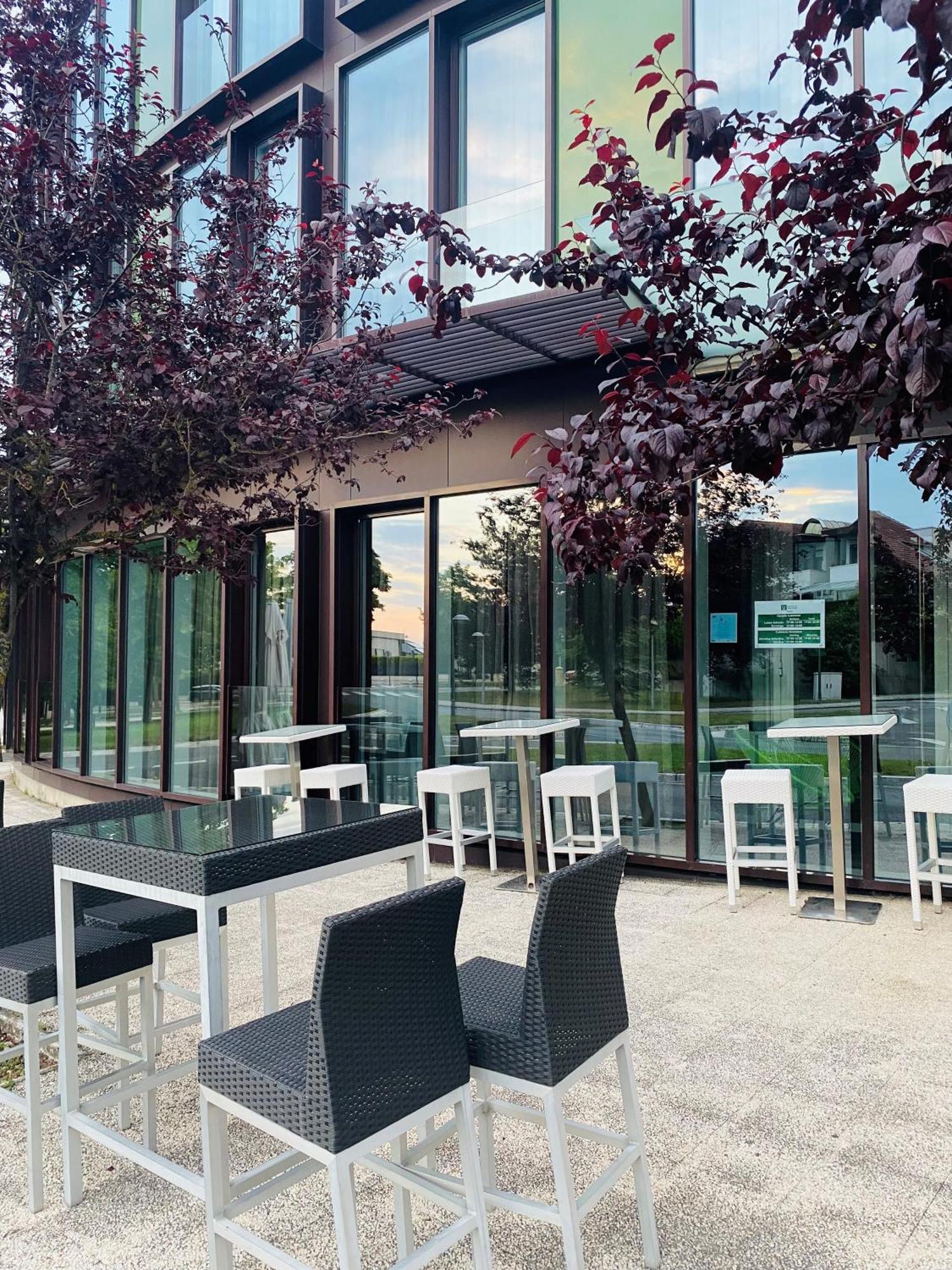 Hotel Jardines De Uleta Suites Vitoria-Gasteiz Exterior foto